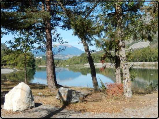 Location mobilhome 6 personnes (entre 0 et 5 ans) camping les 3 lacs
à rochebrune