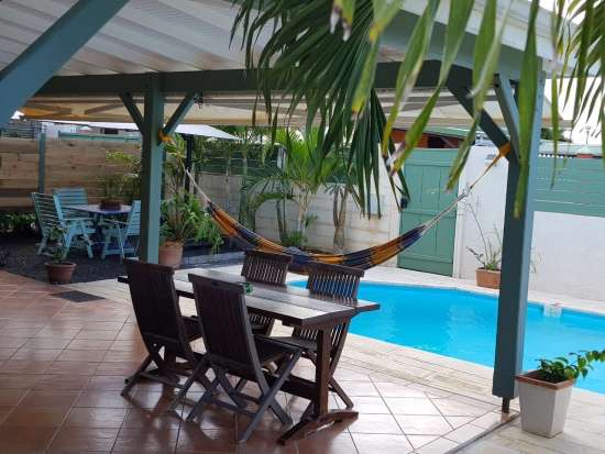 Jolie villa avec piscine a 5 minutes de l'aeroport - wifi