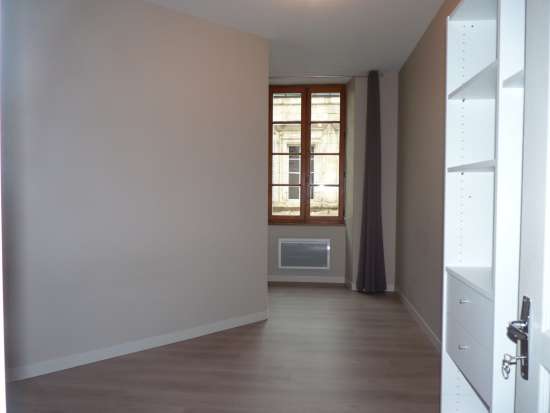 Location appartement, 75 m2, 3 pièces, 2 chambres - appartement t3 à aurignac avec terrasse