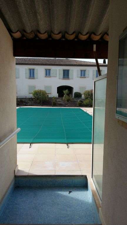 Location de vacances avec piscine, proche centre ville de saint-remy de provence.