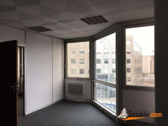 Location bureaux 216 m² - Noisy-le-Grand