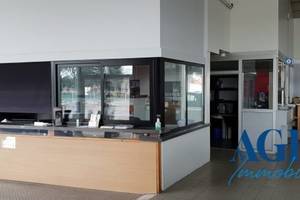 Location local commercial 2000 m² - Agen