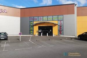 Location local commercial - 1450m² - lanester