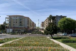 Location local commercial 297 m2 - Antibes