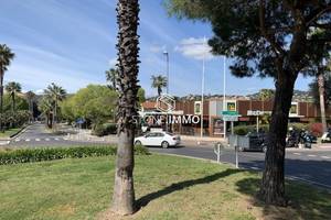 Location local commercial 246 m2 - Antibes