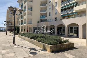 Location local commercial 123 m2 - Antibes