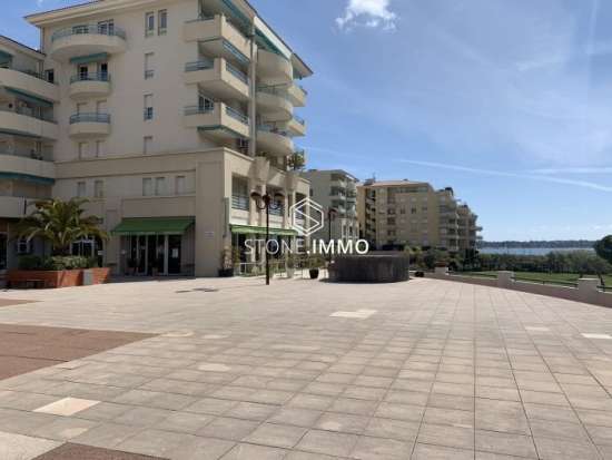 Location local commercial 266 m2 - Antibes