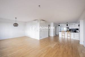 Location appartement 2 pièces 85 m² - Bordeaux