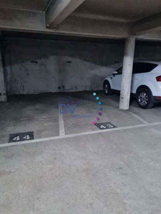 Place de parking en garage sous terrain quartier monplaisir -par