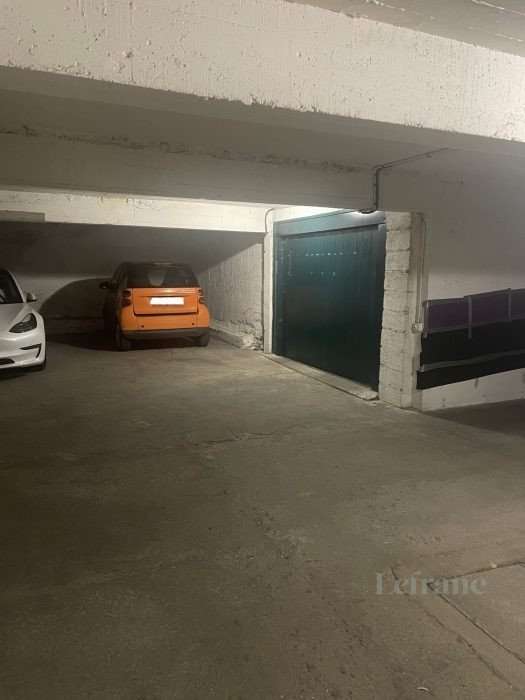 Emplacement de parking - a proximite de la place d'italie