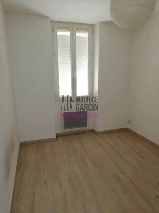 Location appartement t3 de 46, 4 m2 - Châteauneuf-de-Gadagne